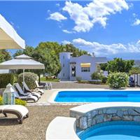 4 bedroom villa with pool close to beach on Akrotiri peninsula, sleeps 8